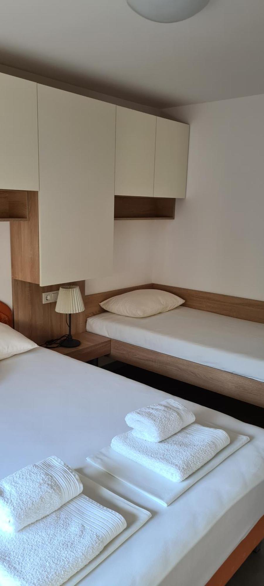Apartments Lackovic สตารีกราด-ปาเคลนีซา ภายนอก รูปภาพ